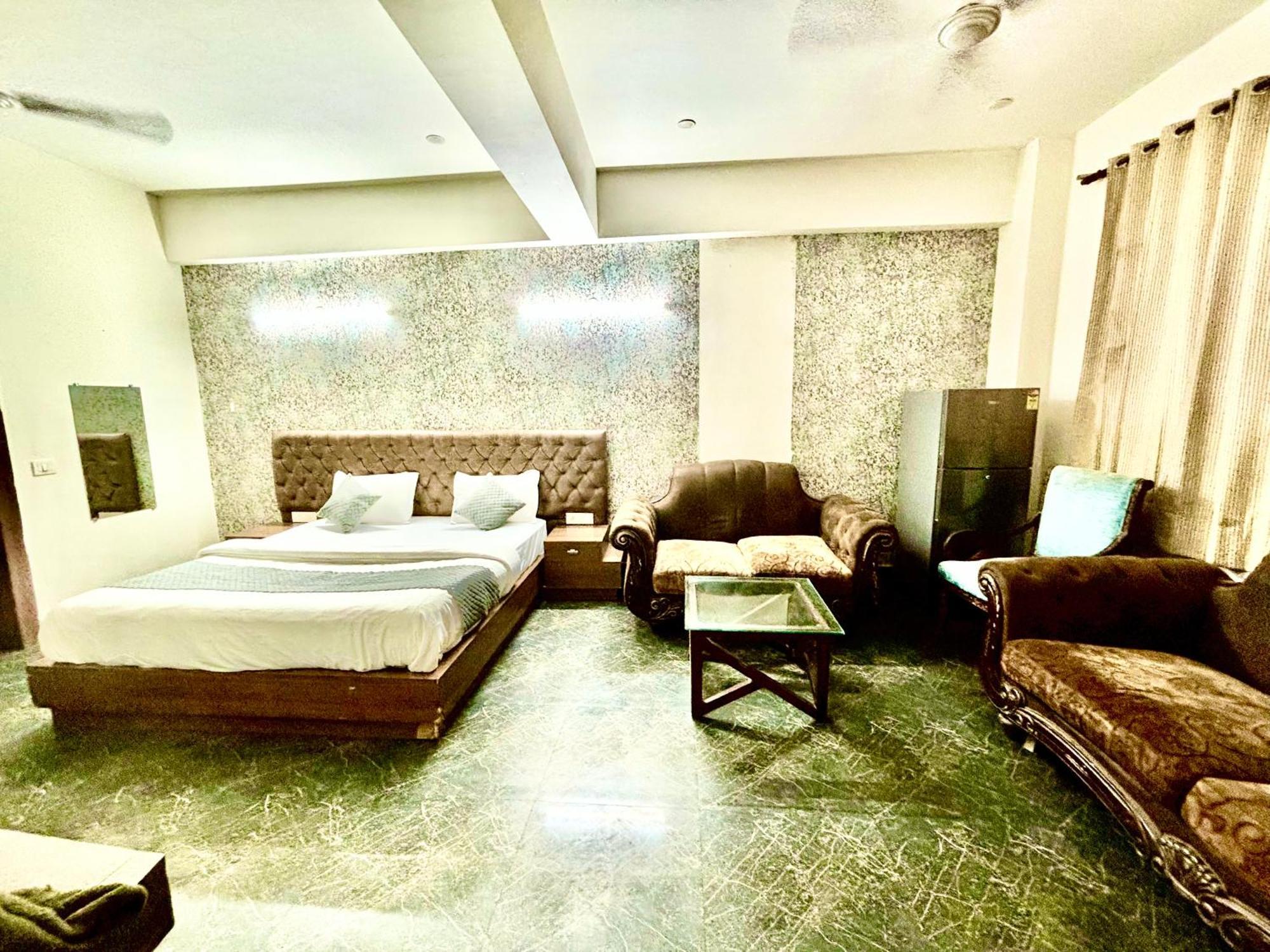 Hotel Pushpanjali New Delhi Extérieur photo